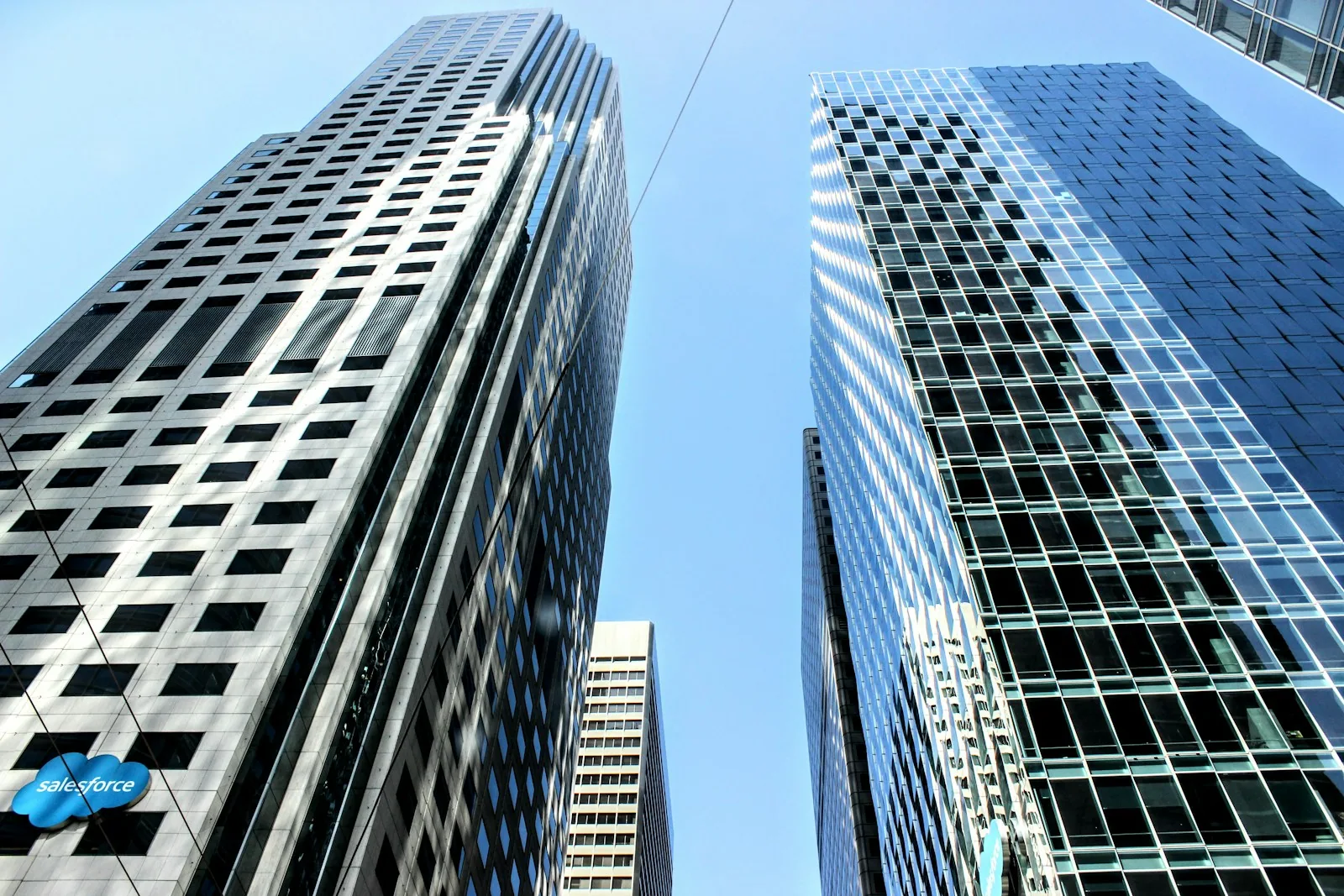 Salesforce Stock Drops 32% in 2026: Bets and Agentforce